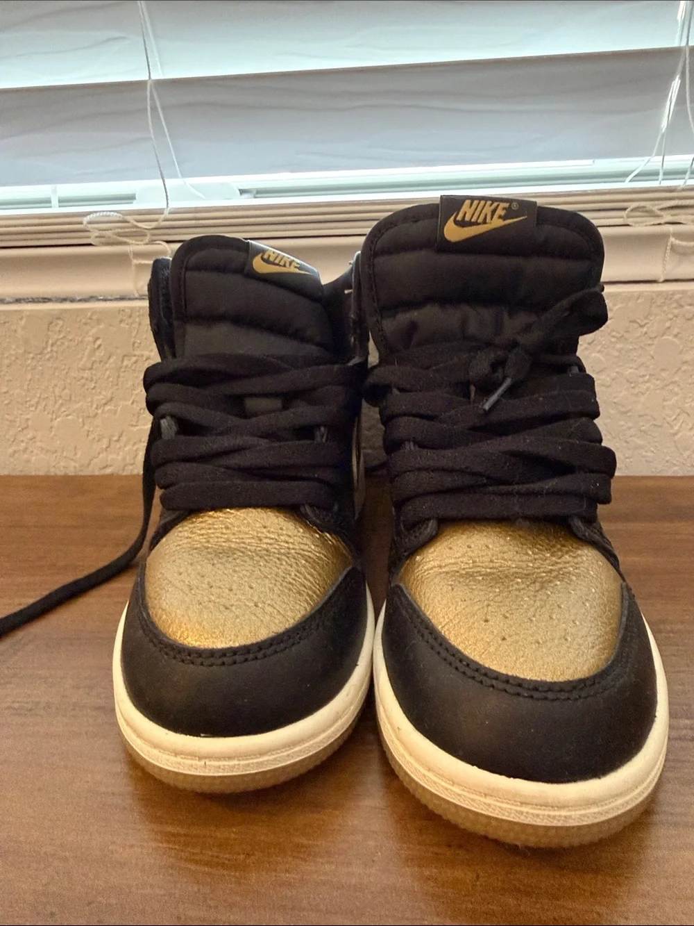 Nike Air Jordan 1 OG High Black and Gold